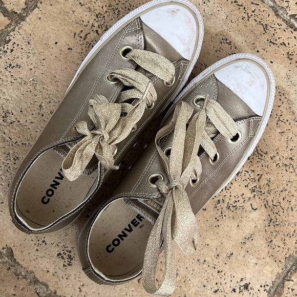 Limited edition gold metallic converse - Picture 2 of 6